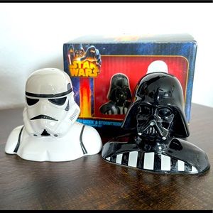 Stormtrooper/Darth Bader salt pepper shakers